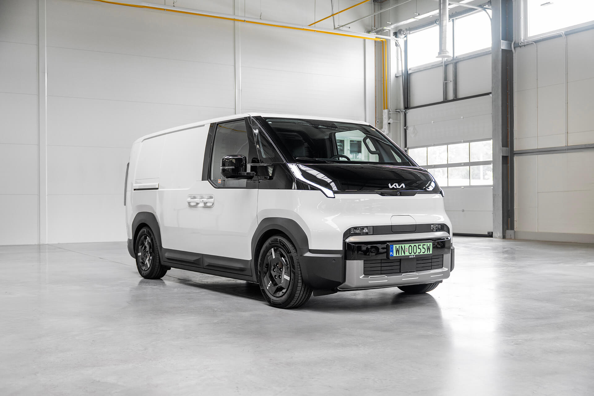 Kia PV5 bestsellerem w Europie! Do gamy dołączają nowe wersje